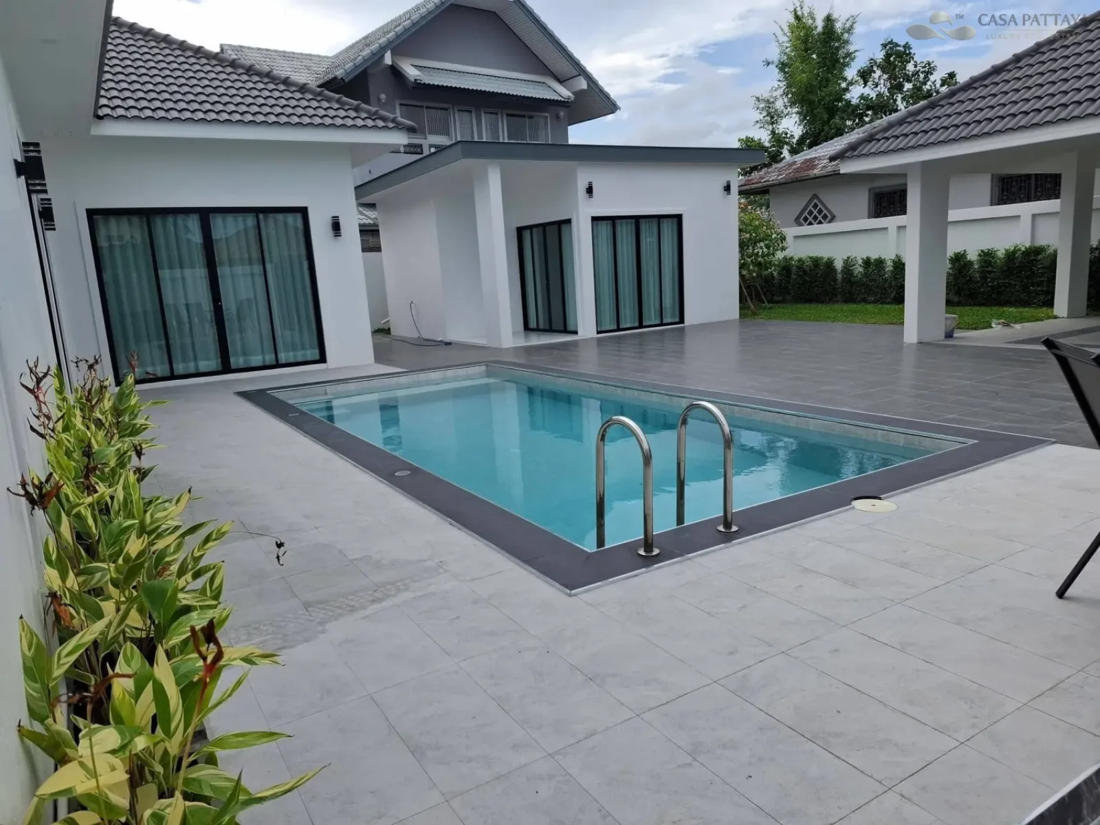 Brand-New Private Pool Villa for Rent: Pattaya Green Ville
