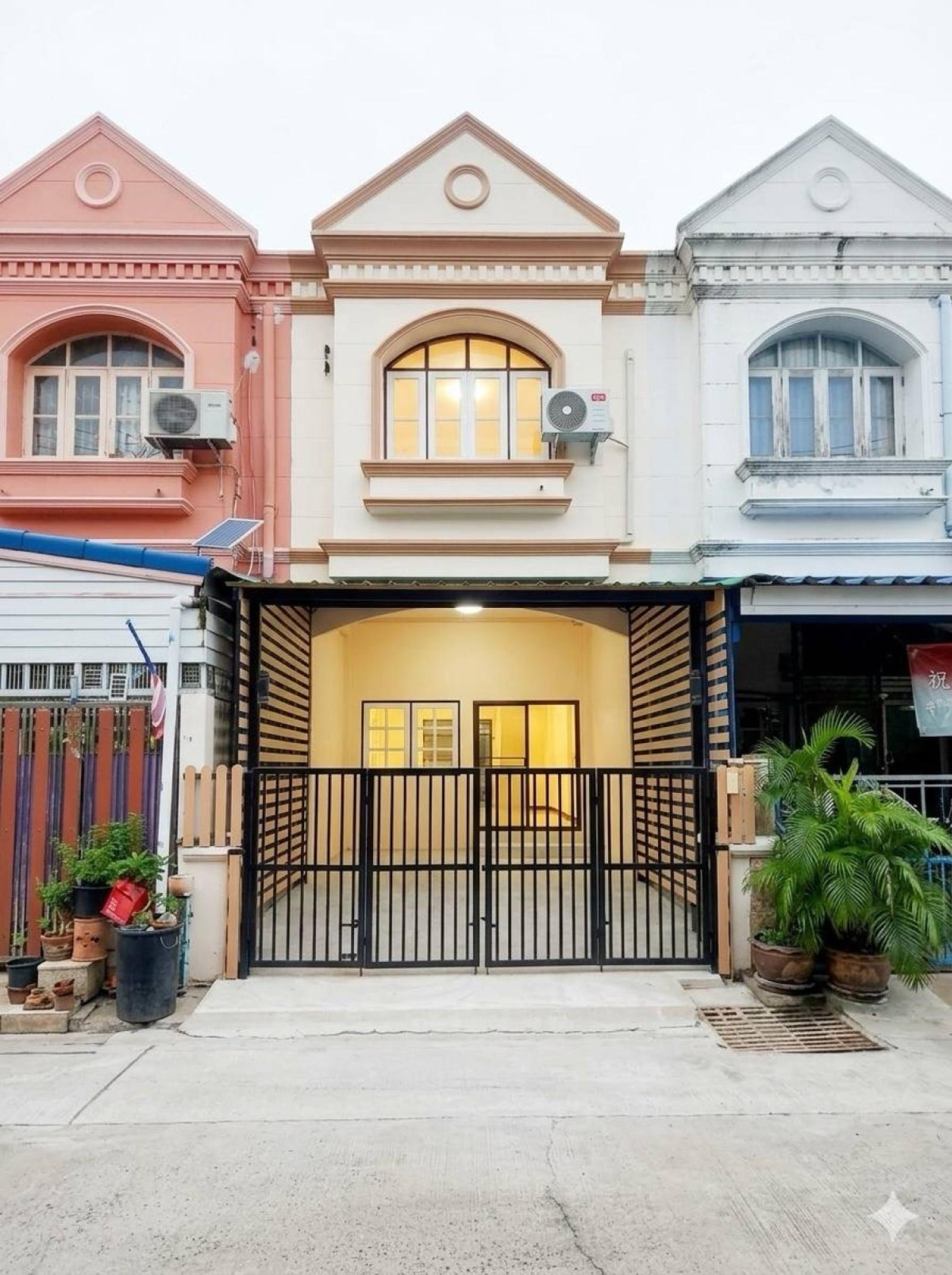 For Sale Townhouse/Townhome  , Nirun Ville 1 , Dok Mai , Prawet , Bangkok , CX-181453