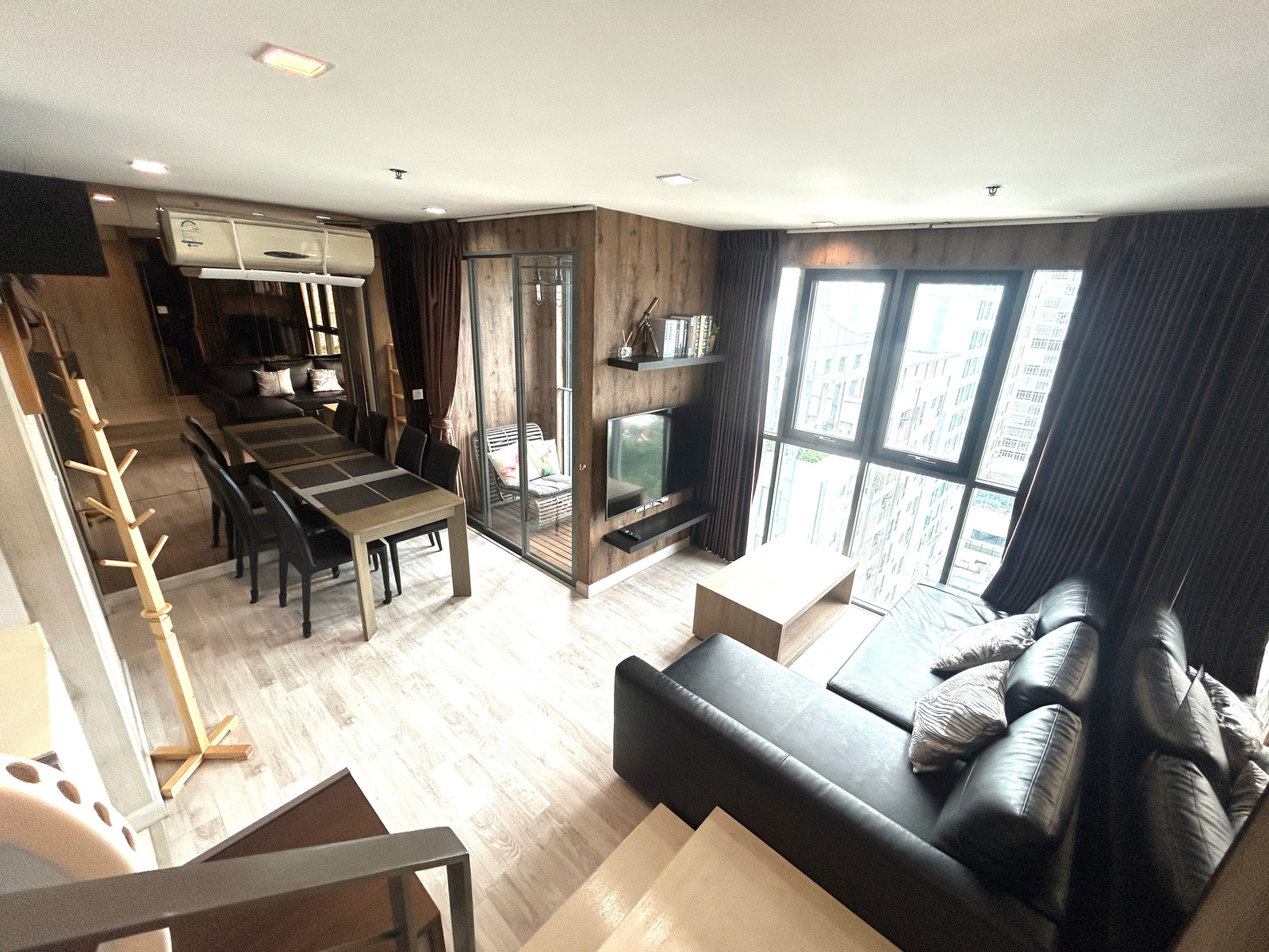 Rent/sell at a huge loss, price reduced to millions!! Ideo mobi Sukhumvit BTS On Nut