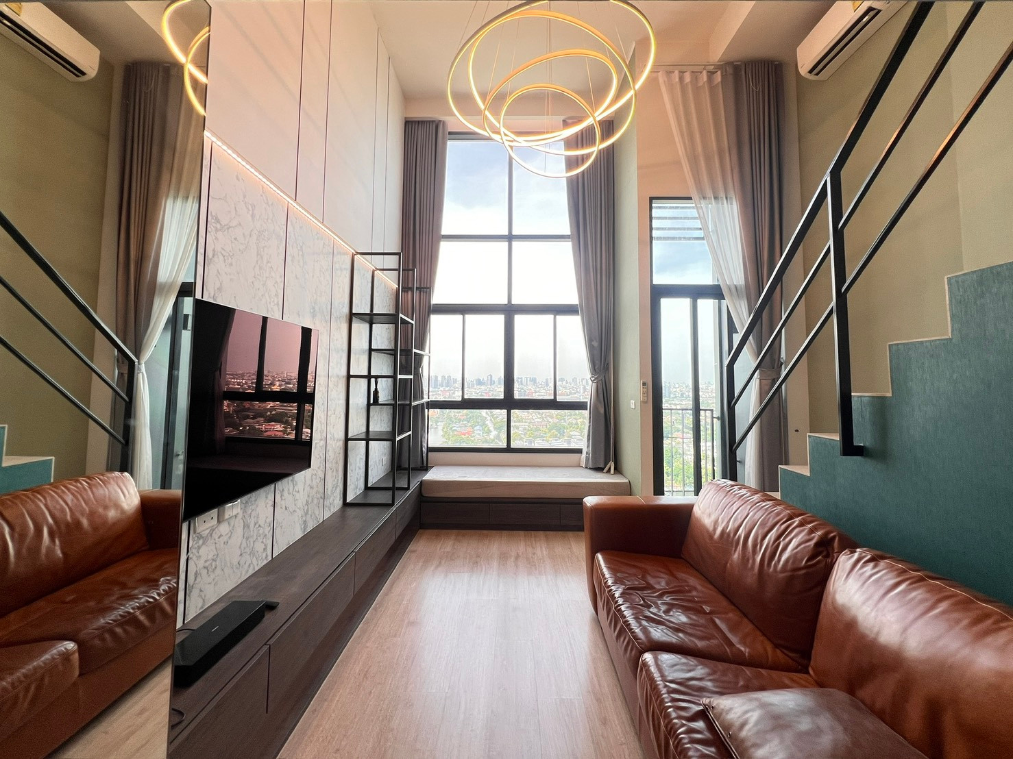 Ideo new Rama 9, Hybrid room, ceiling height 4.5 meters.