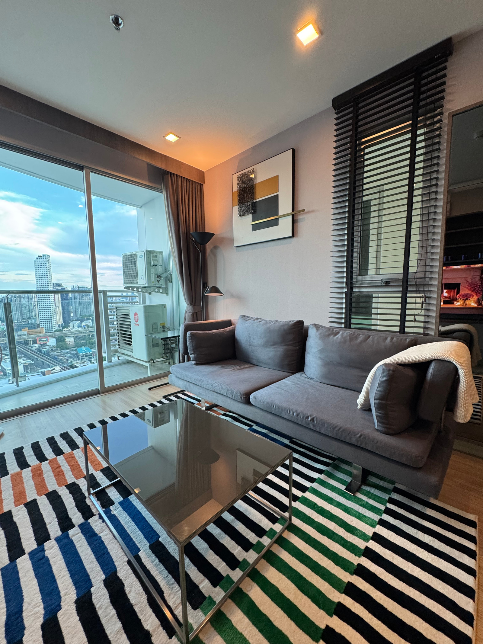 SKYWALK RESIDENCES | LUXURY CONDO FOR RENT SKYWALK RESIDENCES | LUXURY CONDO FOR RENT