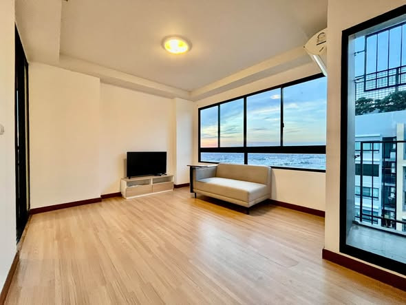  💥 💥 for Rent💥 Spacious Corner Unit J Condo Sathorn - Kanlapaphruek 