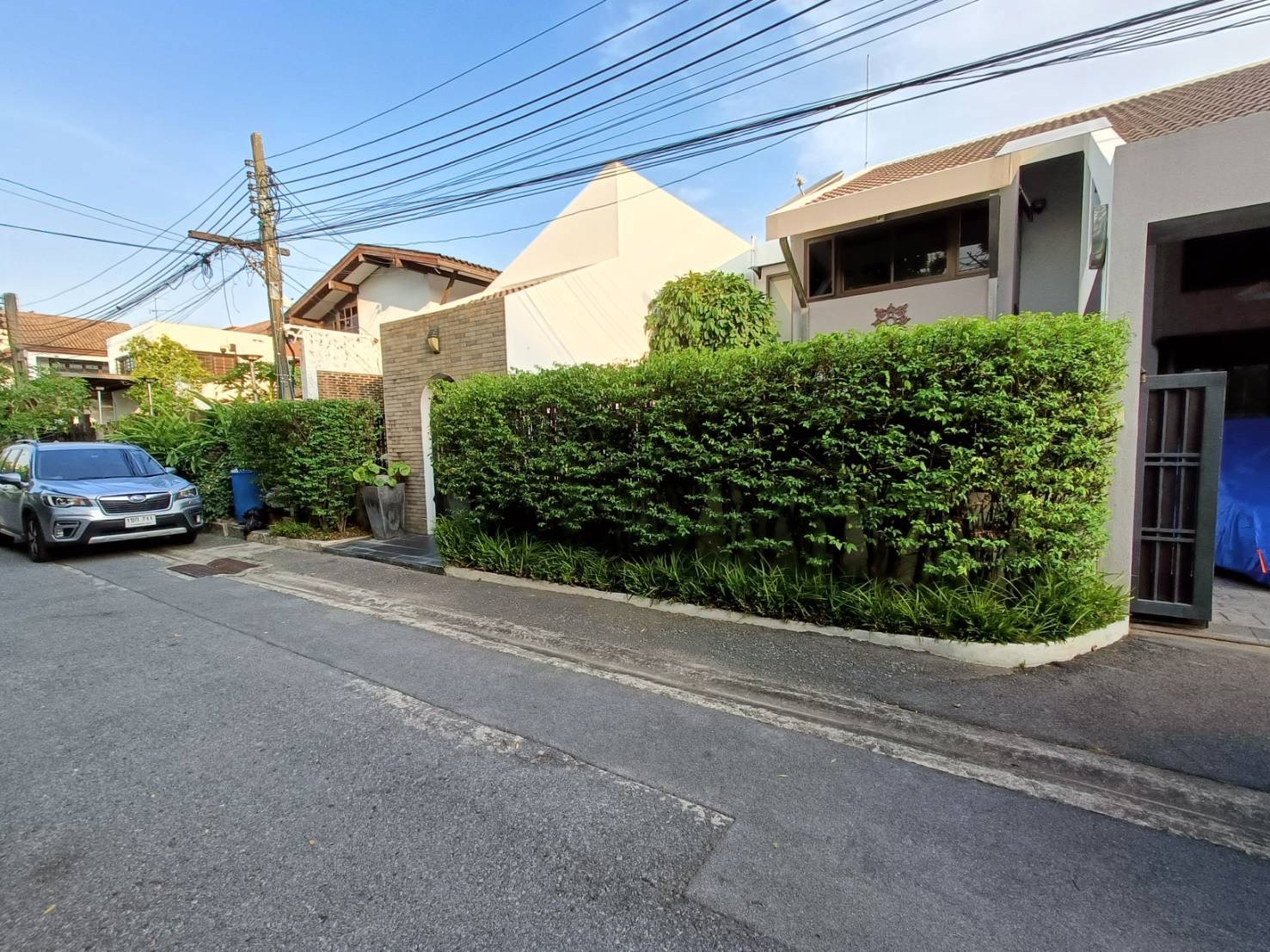 Single house for sale Soi Ngamwongwan 44, opposite Kasetsart University. Near Vibhavadi Hospital