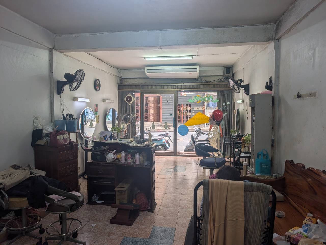 For rent, 4-story commercial building, Sukhumvit 22, next to Sarnies Cantina Cafe. – รูปที่ 2