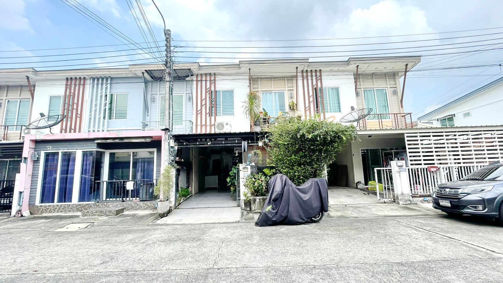 Townhouse for sale in Bang Si Mueang Tha Nam area, Nonthaburi, good location, very beautiful house. Townhouse for sale in Bang Si Mueang Tha Nam area, Nonthaburi, good location, very beautiful house.