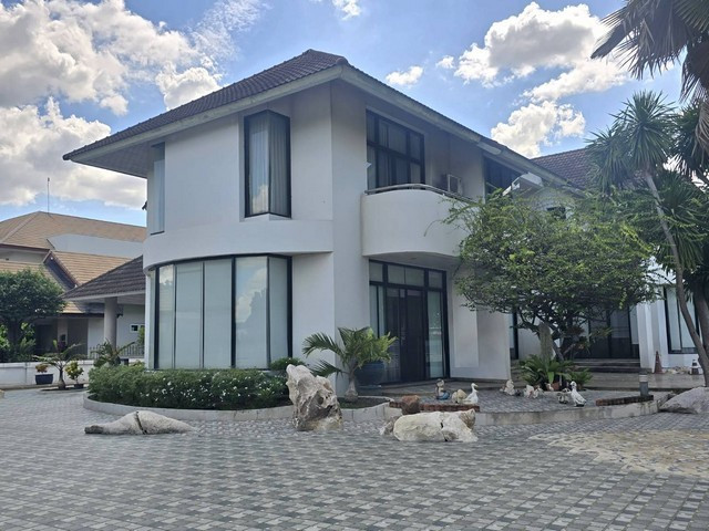 Luxurious detached house for sale, heir mansion, near Muang Thong Thani, land area 393.1 sq m, corner house, 5 bedrooms, 6 bathrooms, usable area 500 sq m, price 36.5 million baht.