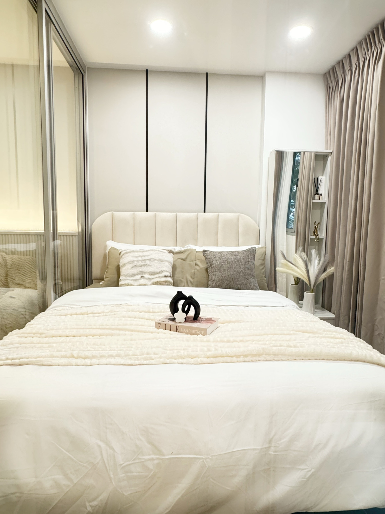 Condo in prime location, next to the main road, electric train passing by, installments starting at 5,xxx baht.