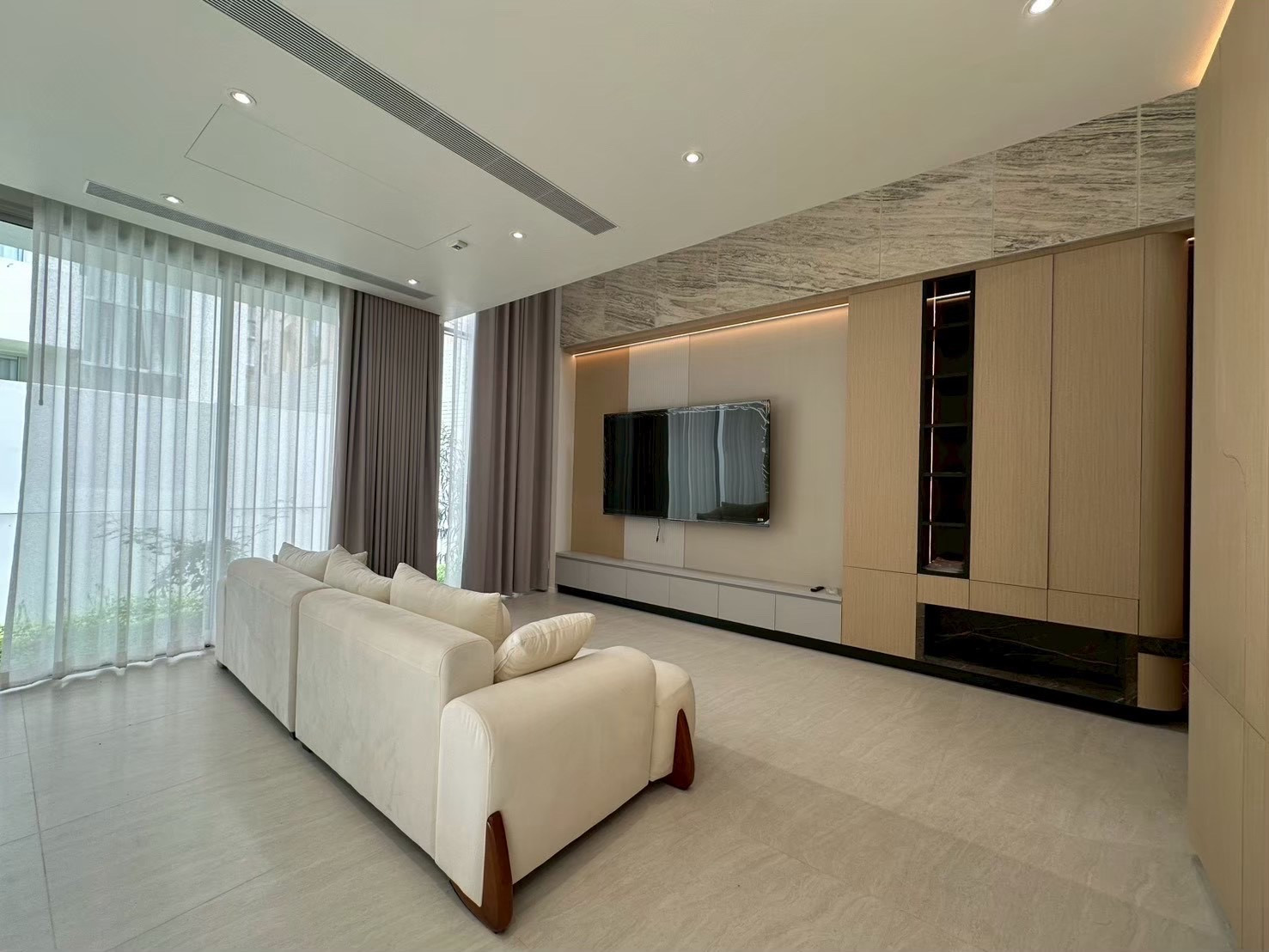 Single house Noble Terra Rama 9 /3 bedrooms, 1 multi-purpose room. 1 maids room/300,000