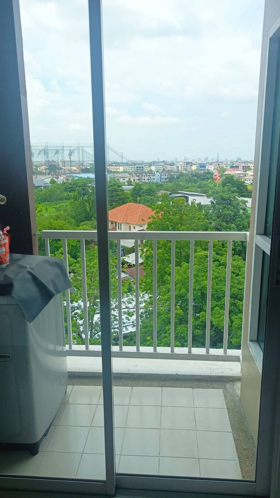 ให้เช่า วี คอนโด เอกมัย รามอินทรา เครื่องใช้ไฟฟ้าครบ ติดตลาดนัดเรียบด่วน  – รูปที่ 3