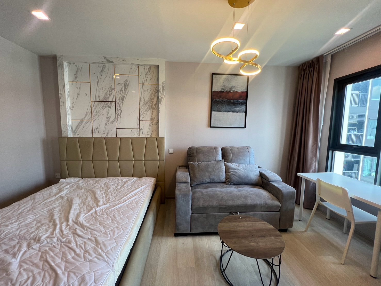 Condo for rent, Wire one wireless, room 28 sq m., beautiful room, beautiful view, Saen Saep Canal view, 32nd floor.
