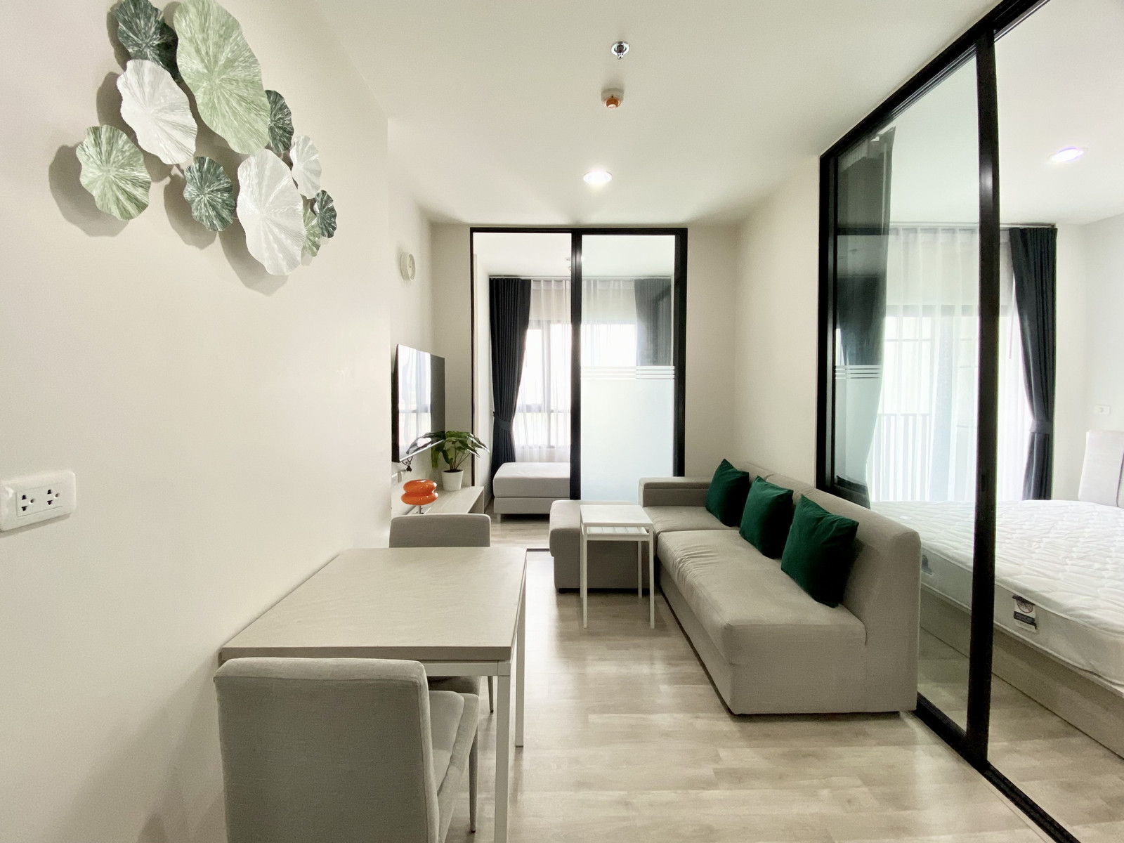 คอนโด นิชโมโน เมกะ สเปซ บางนา ขนาด 1 Bed Plus (2 ห้องนอน) วิวเมืองฝั่งวิวสระว่ายน้ำ และวิวหมู่บ้าน Lake Side Villa มองเห็นทะเลสาบทุกเช้า ส่วนกลางใหญ่อลังการมากมายหลายชั้น ค่าเช่าเพียง 13,500 บาท/เดือน สนใจติดต่อ 08 5519 6555 หรือ LINE ID @886blenx คอนโด นิชโมโน เมกะ สเปซ บางนา ขนาด 1 Bed Plus (2 ห้องนอน) วิวเมืองฝั่งวิวสระว่ายน้ำ และวิวหมู่บ้าน Lake Side Villa มองเห็นทะเลสาบทุกเช้า ส่วนกลางใหญ่อลังการมากมายหลายชั้น ค่าเช่าเพียง 13,500 บาท/เดือน สนใจติดต่อ 08 5519 6555 หรือ LINE ID @886blenx