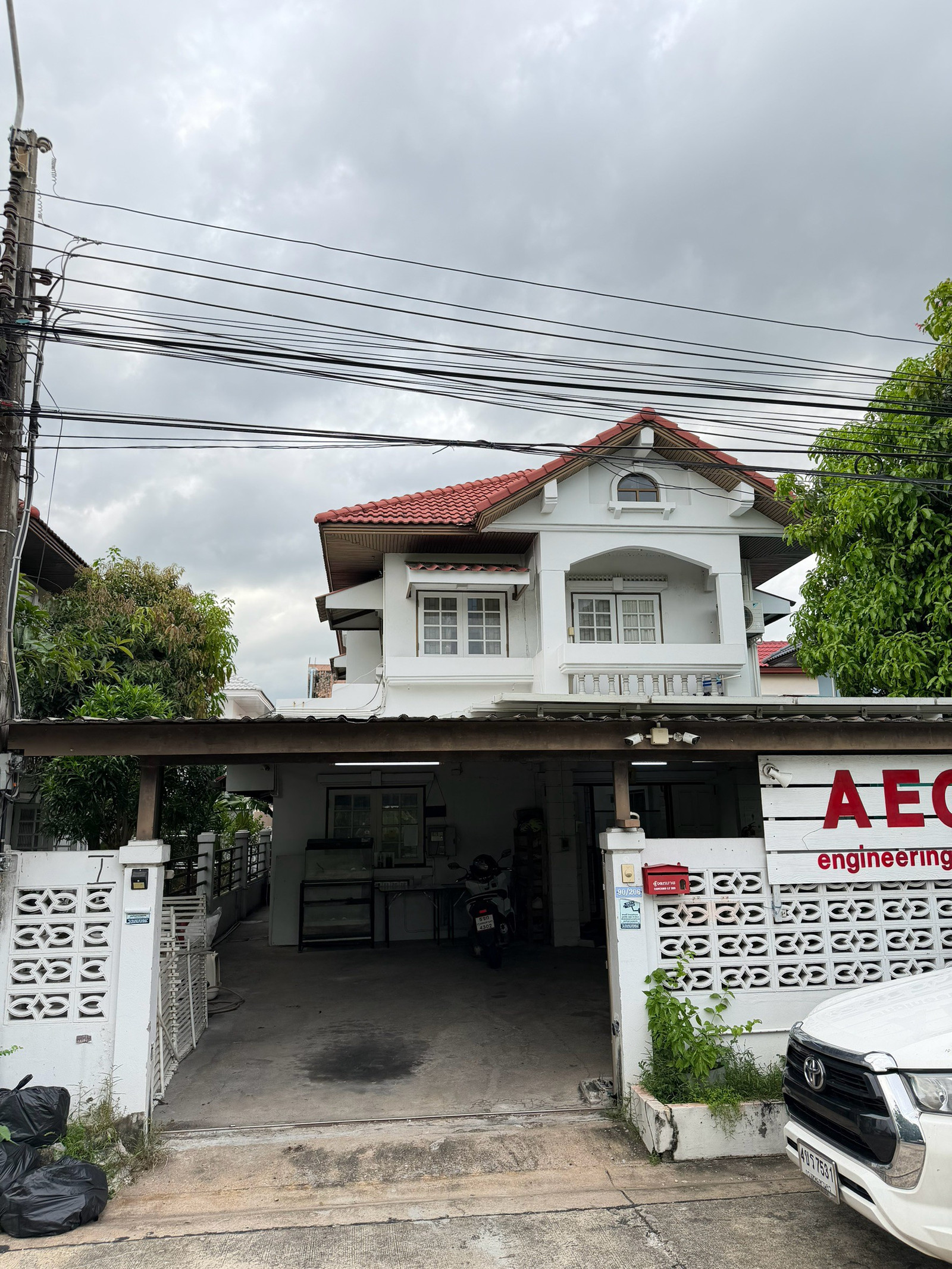 ขายบ้านเดี่ยว 60 ตรว. น้ำไม่ท่วม หมู่บ้านโกลเด้นเพลส วัชรพล 1/4 มี7ห้องอเนกประสงค์ 2 ห้องน้ำ