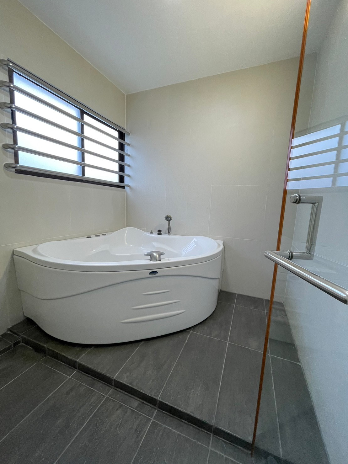 🏡 บ้านกลางเมือง รัชดา–เหม่งจ๋าย 1 Baan Klang Muang Ratchada–Mengjai 1 – รูปที่ 3