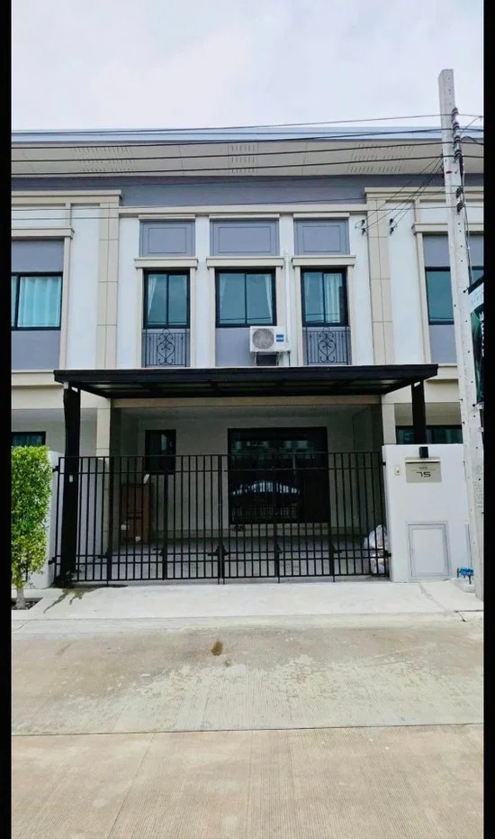 เช่าบ้าน Townhome Romklao/ทาวน์โฮม ร่มเกล้า (HR6810013) ID Line : @baan88 