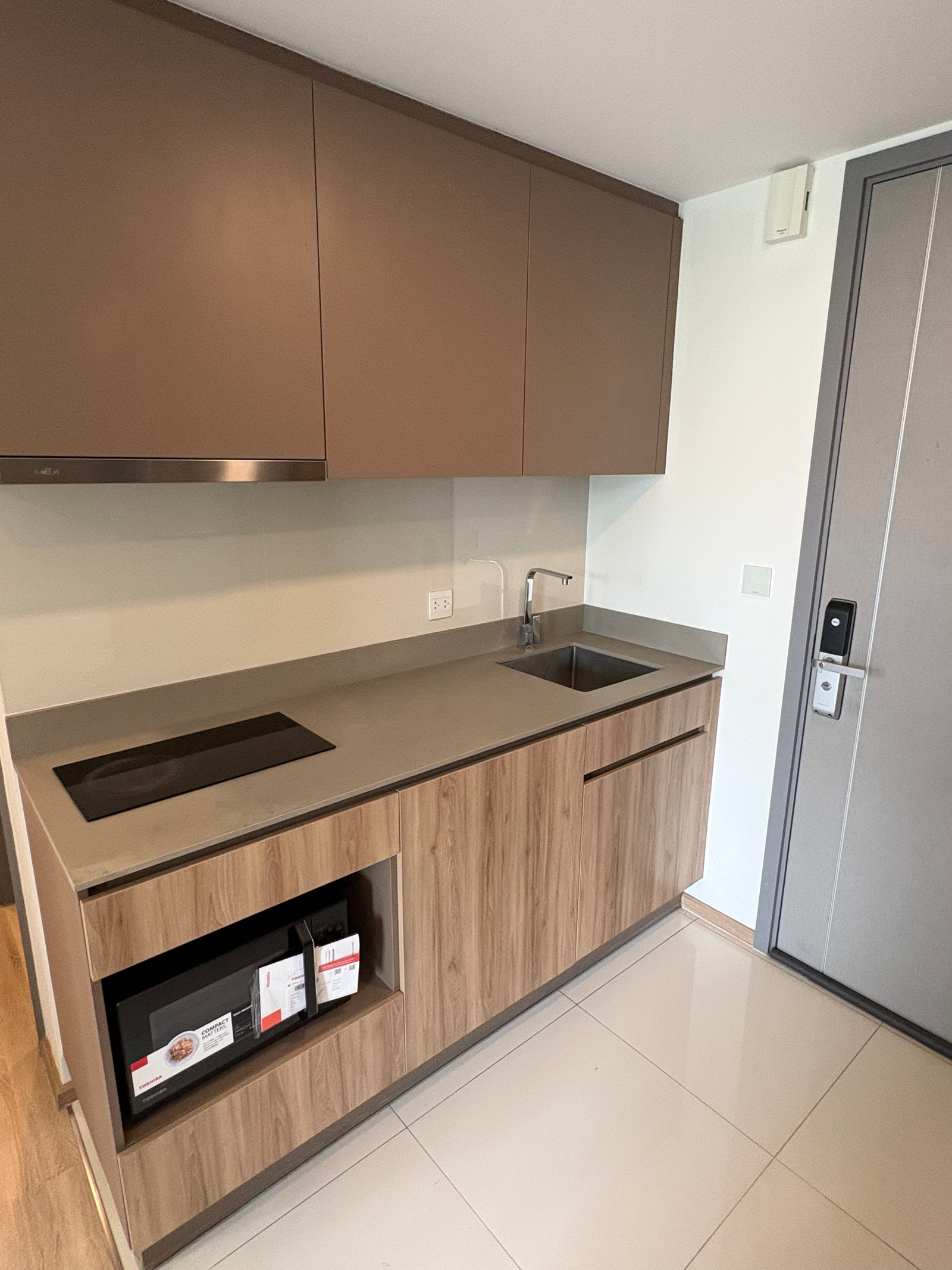 Hot Deal 2 bedroom 2 bathroom for rent at Taka Haus ekkamai 10 near by BTS Ekkamai Hot Deal 2 bedroom 2 bathroom for rent at Taka Haus ekkamai 10 near by BTS Ekkamai