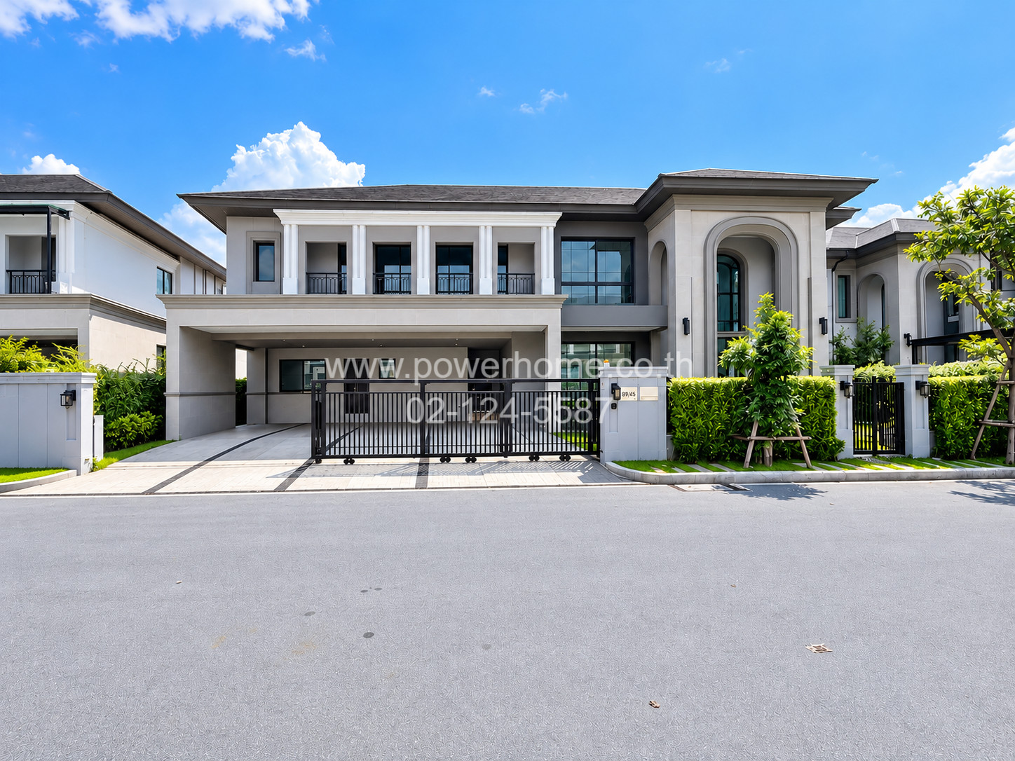 2-story detached house, Grand Bangkok Boulevard, Bangna-On Nut.  Big beautiful luxury house, good location Near Mega Bangna, Central Bangna, Paradise Park 12
