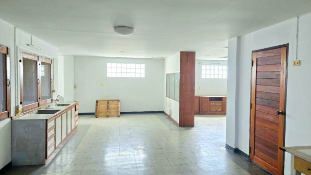 OnNut13-19 SuanLuang this 4-story 7bed 4bath home office integrated warehouse 1300sq.m. 48,999THB/mo – รูปที่ 2