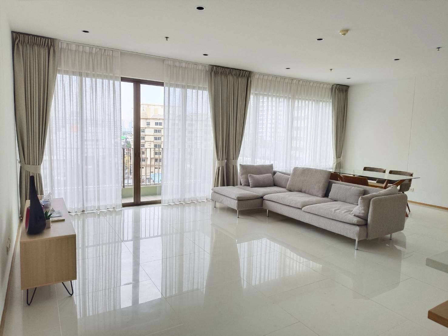 📍For Rent ✨The Emporio Place✨ 3 beds, 5 baths, size 160 sqm, Near BTS Phromphong (1 km), Tel.0982645161 📍For Rent ✨The Emporio Place✨ 3 beds, 5 baths, size 160 sqm, Near BTS Phromphong (1 km), Tel.0982645161
