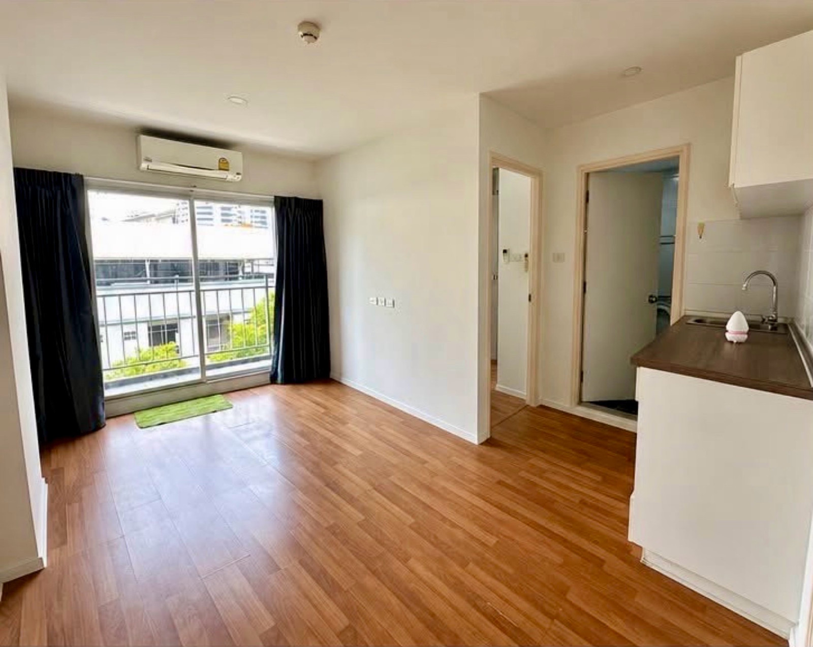 For sale Lumpini Place Bangna Km.3 (empty room) near Central Bangna. For sale Lumpini Place Bangna Km.3 (empty room) near Central Bangna.