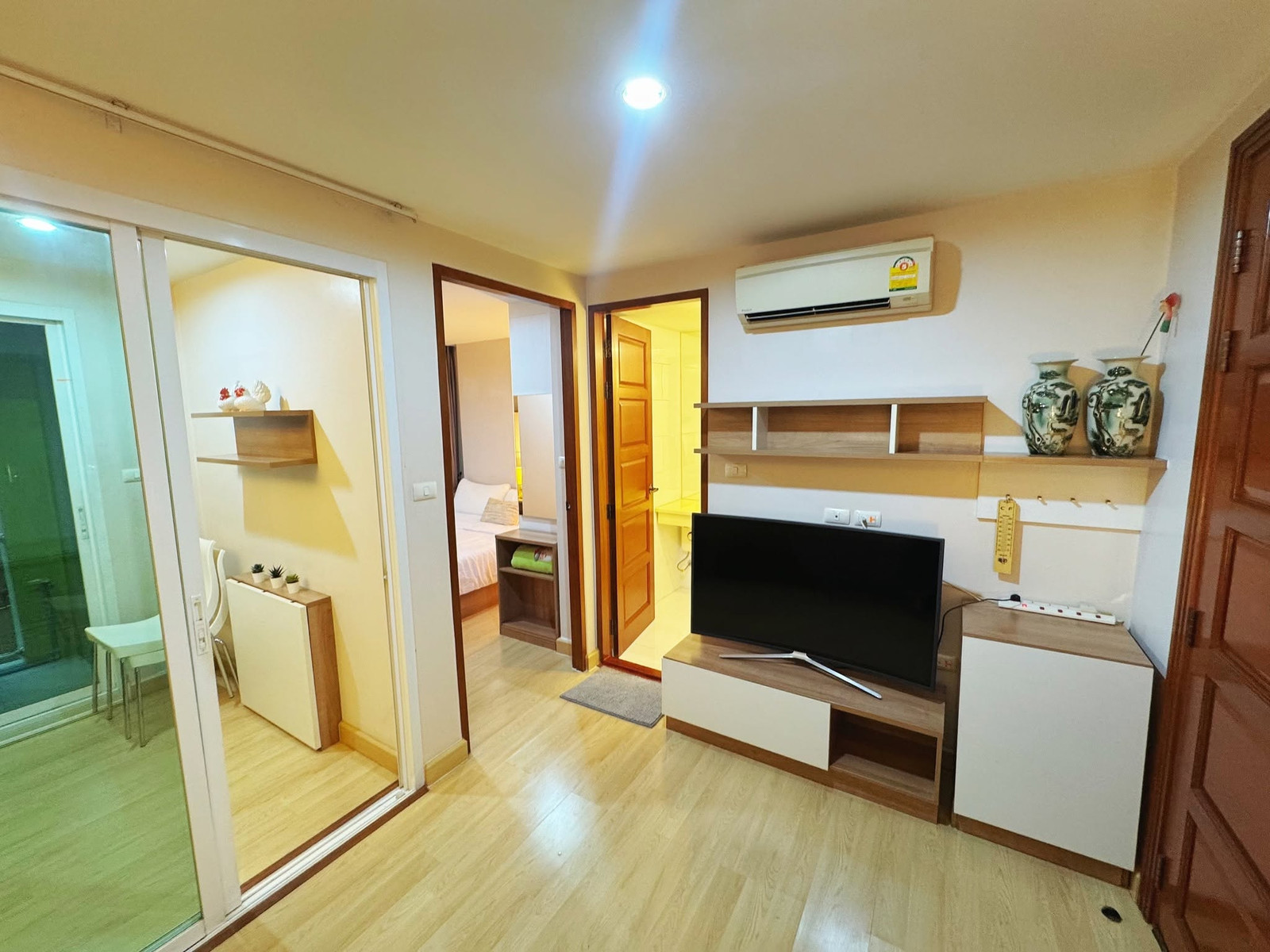 Emerald Residence รัชดา  ห้องใหม่  สะอาด พร้อมอยู่  เฟอร์นิเจอร์ครบ + เครื่องใช้ไฟฟ้าครบชุด  – รูปที่ 4