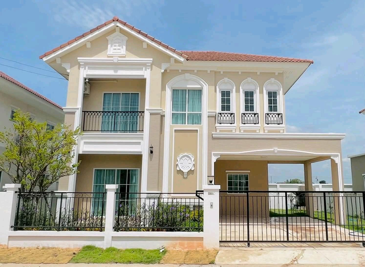 New detached house project, French Colonial style, new house from the project. Complete with basic furniture and necessary electrical appliances, rent only 27,000 baht/month, ready to move in. New detached house project, French Colonial style, new house from the project. Complete with basic furniture and necessary electrical appliances, rent only 27,000 baht/month, ready to move in.