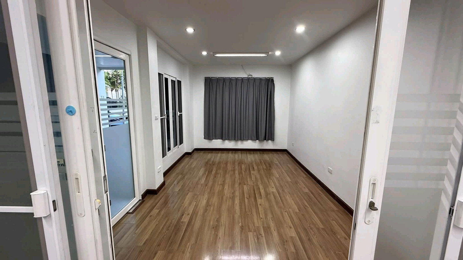 ให้เช่าบ้าน หมู่บ้านไพร์มเพลส 105 | Prime Place 105 💰 ค่าเช่า 32,000 บาท/เดือน ✅ รวมค่าส่วนกลางแล้ว 📄 สัญญาเช่าขั้นต่ำ 1 ปี  – รูปที่ 2