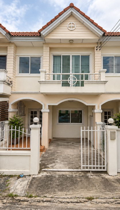 ทาวน์เฮาส์ 2 ชั้น หมู่บ้านร่มรื่นวิลล์ ราคาเพียง 2 ล้านบาท!!! เนื้อที่ 18 ตร.ว.