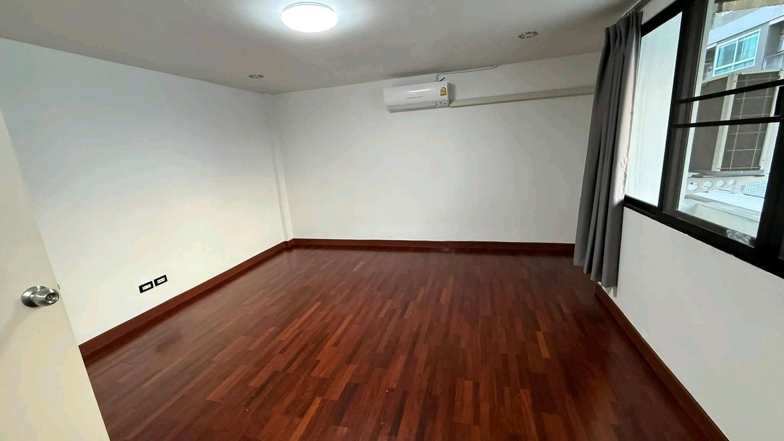 ให้เช่าบ้าน หมู่บ้านไพร์มเพลส 105 | Prime Place 105 💰 ค่าเช่า 32,000 บาท/เดือน ✅ รวมค่าส่วนกลางแล้ว 📄 สัญญาเช่าขั้นต่ำ 1 ปี  – รูปที่ 4