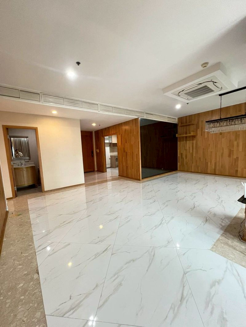 💥 อยากขายมาก! The Empire Place ห้องใหญ่หายาก 3 ห้องนอน 4 ห้องน้ำ 342.61 sqm พร้อมสระว่ายน้ำส่วนตัว ราคาลงได้อีก ใกล้ BTS ช่องนนทรี ขายเพียง 47.4 MB ติดต่อ 0968623850 🔥