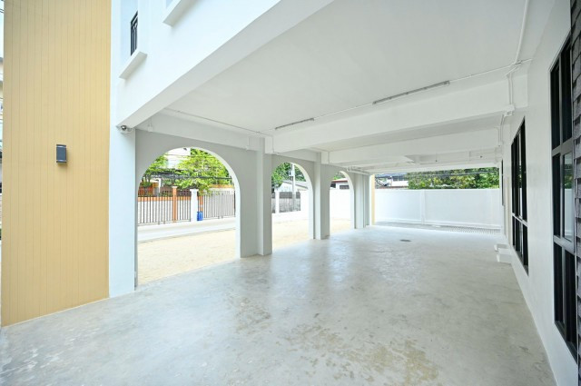 Hua Mak-Ramkhamhaeng Bang Kapi, 4-story home office, Nordic style, for rent, 3 bedrooms, 5 bathrooms, land 50 sq m., total usable area 500 sq m., near MRT Hua Mak 700 m. – รูปที่ 2