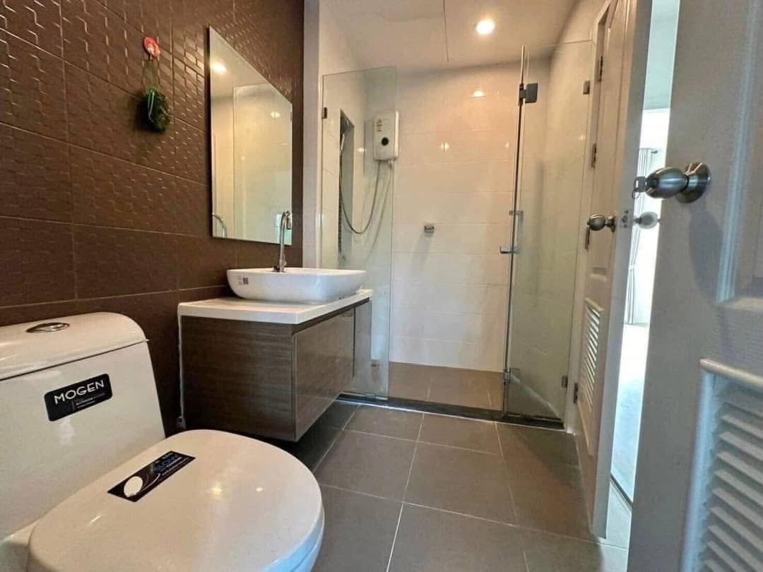 🏠 Rent quickly! Prime location, Rama 9 - Srinakarin, beautiful house, lots of usable space.  Near the community mall and major hospital. – รูปที่ 2