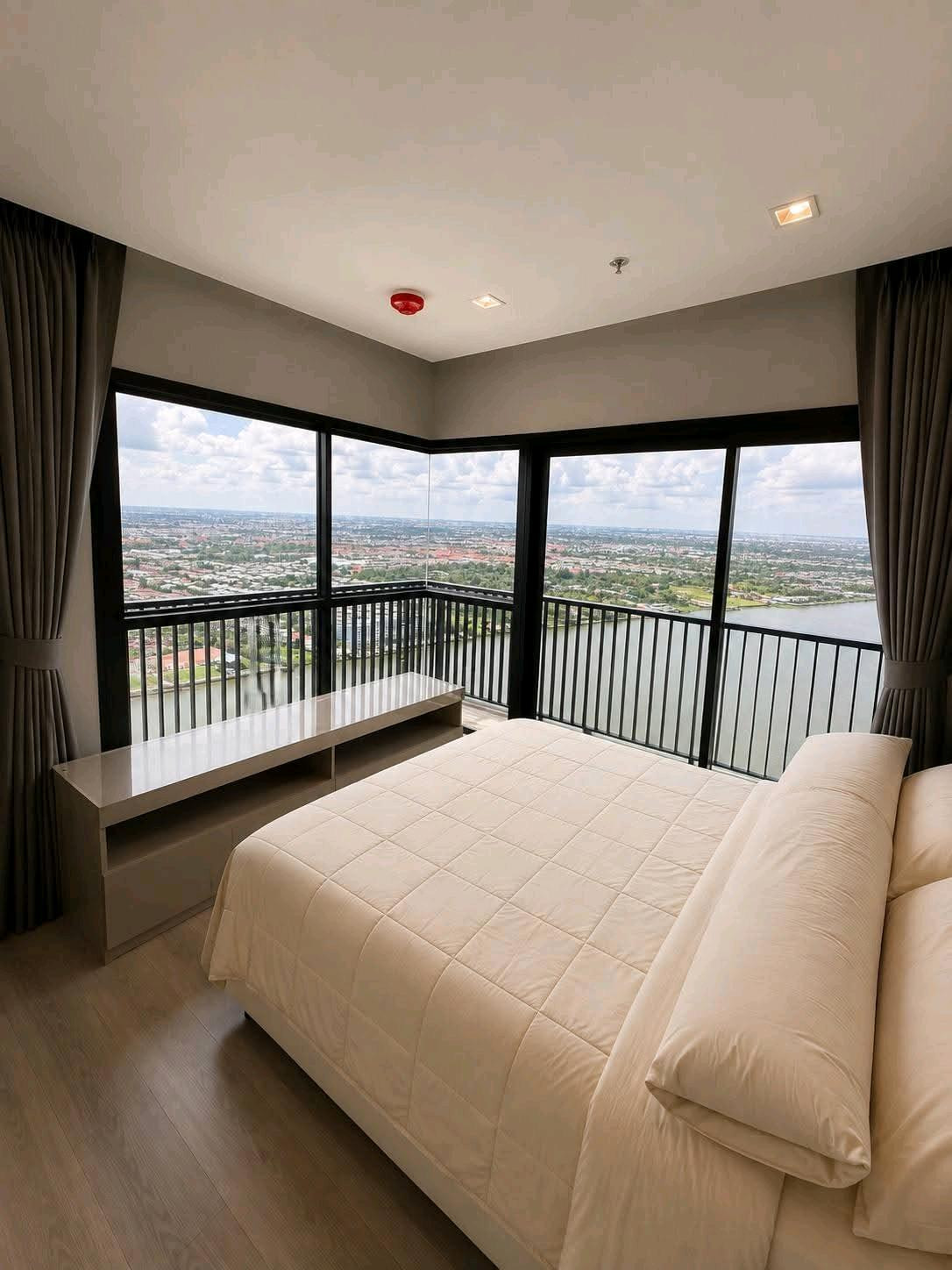 Chaopra ya River 2Bed Rooms@The Politan Rive Condo