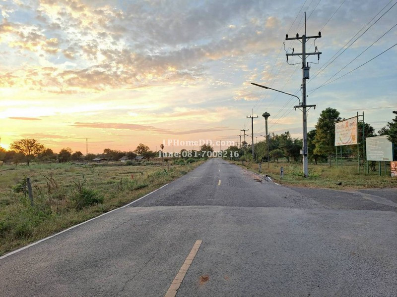 Land for sale, roadside plot, area size 2 Ngan 39 Sq. Wah, near Sema Subdistrict Administrative Organization (SAO), Sema Subdistrict, Sung Noen District, Nakhon Ratchasima Province.