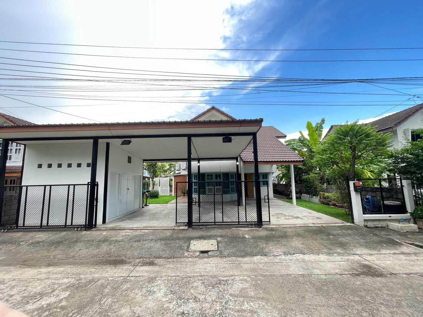 ขายบ้านเดี่ยว หมู่บ้านสัมมากร  ที่ดินกว้าง ทำเลน่าอยู่