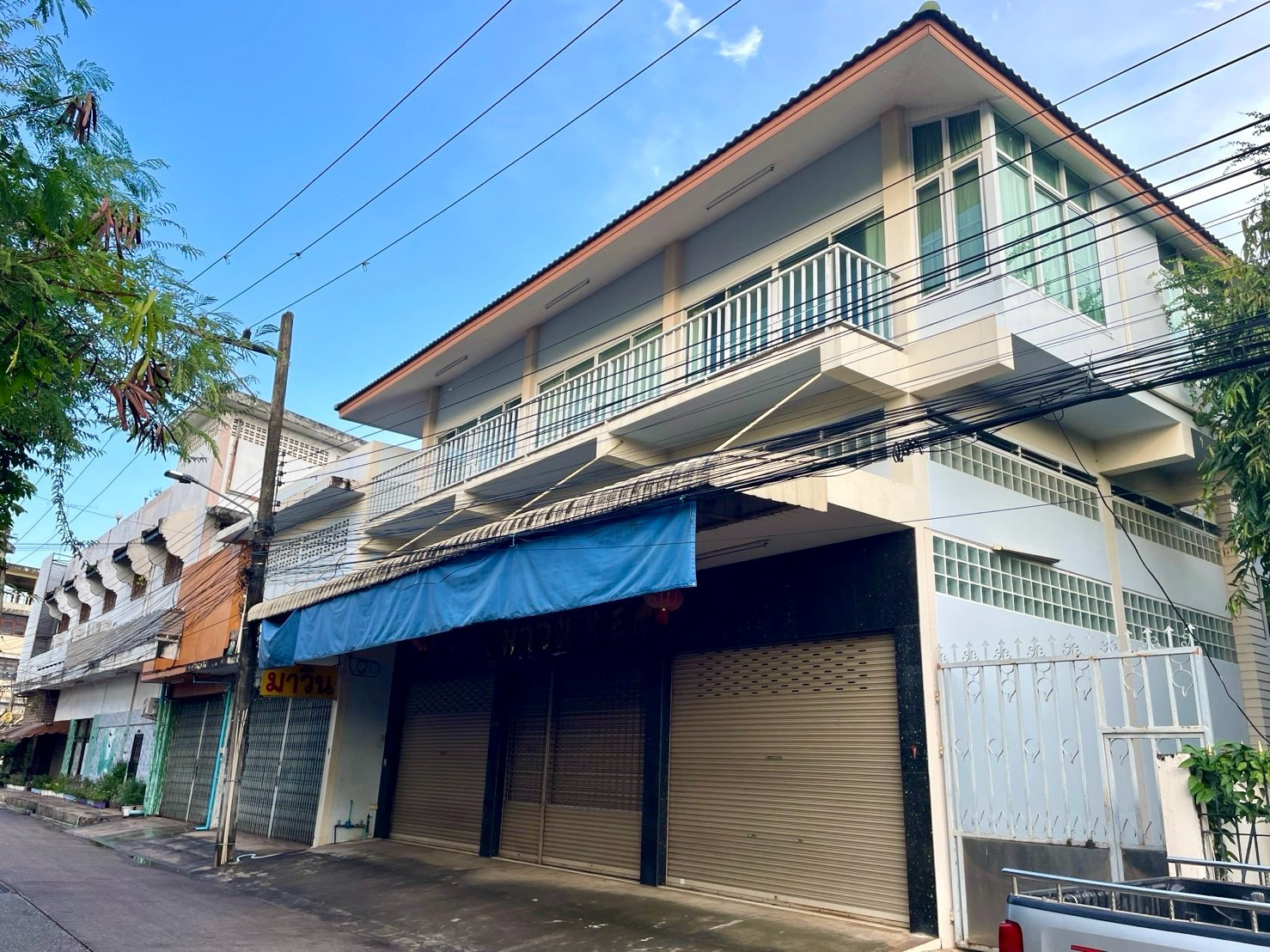 ขายตึก 3 คูหา  2 ชั้นครึ่ง  ซอยโภคานุสรณ์ 1  อำเภอเมืองอุดรธานี  ใกล้เซ็นทรัล 