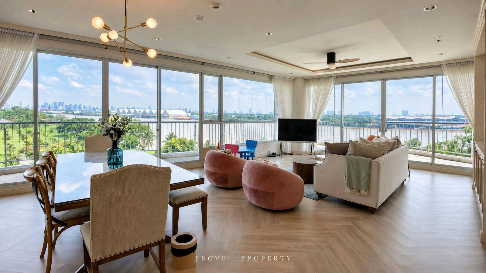 Rare 3-Bedroom Residence 283 SQ.M. | Low Floor | Supalai Riva Grande | 086-929-9929 Rare 3-Bedroom Residence 283 SQ.M. | Low Floor | Supalai Riva Grande | 086-929-9929