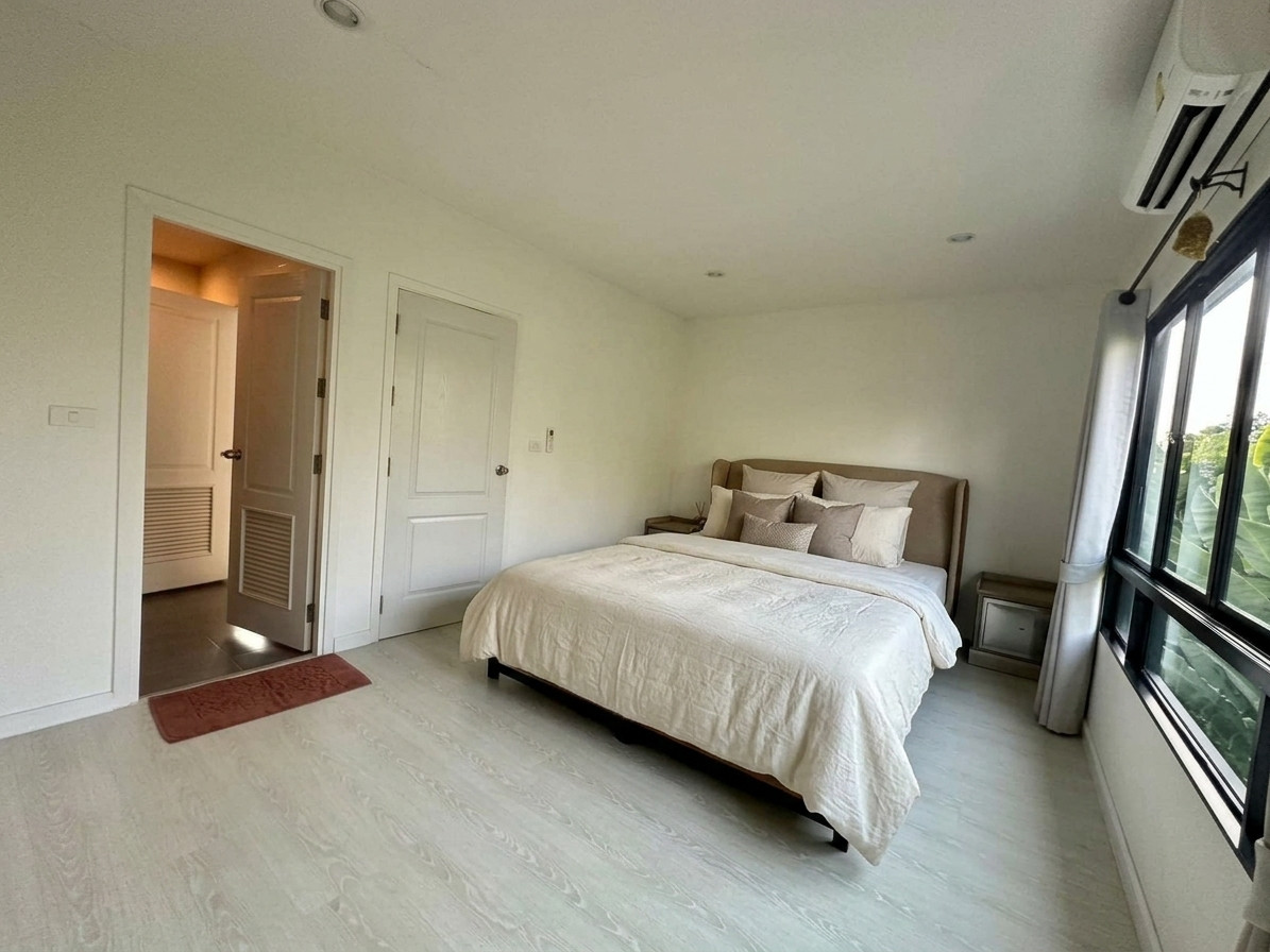 🏠 Rent quickly! Prime location, Rama 9 - Srinakarin, beautiful house, lots of usable space.  Near the community mall and major hospital.