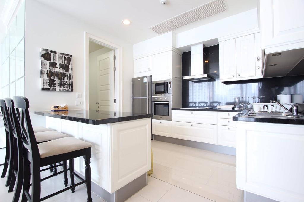 Royce Private Residences for Rent, 3 Bed 3 Bath, 143 sqm, 18th Floor, Asok Skyline View, Private Elevator