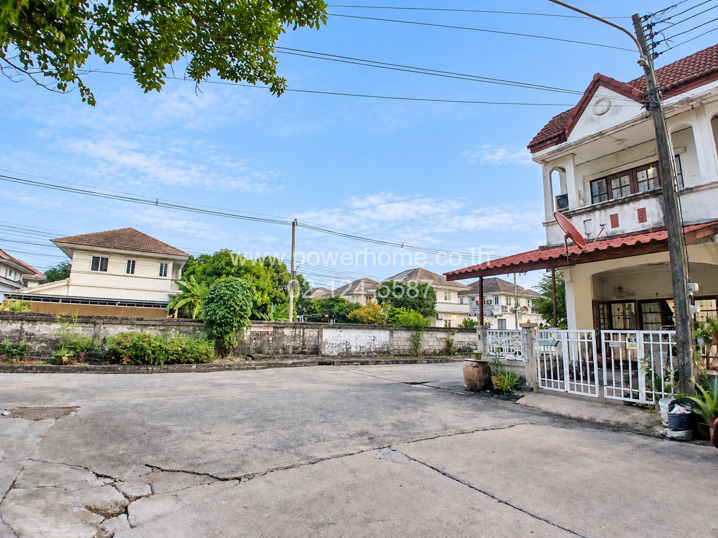 ทาวน์เฮาส์ 2 ชั้น บ้านฟ้ารังสิต คลอง 4 บ้านหลังมุมทำเลดี ใกล้มาร์เก็ตวิลเลจ รังสิต – รูปที่ 2