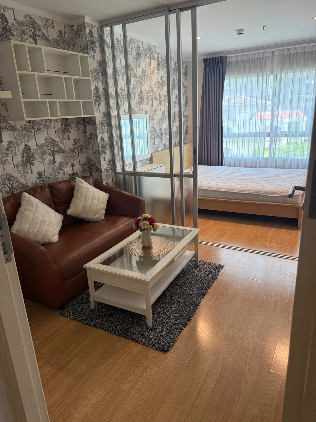Ready to move in fully furnished 26 square meters LPN Huamark near  Airport Link 