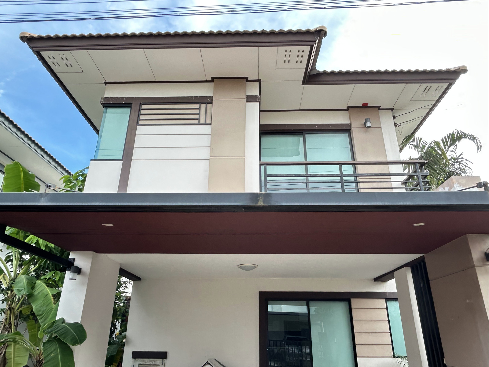 Semi-detached house for sale, Baan Fah Piyarom, Lam Luk Ka, Khlong 6, beautiful house, fully decorated with built-ins. live comfortably