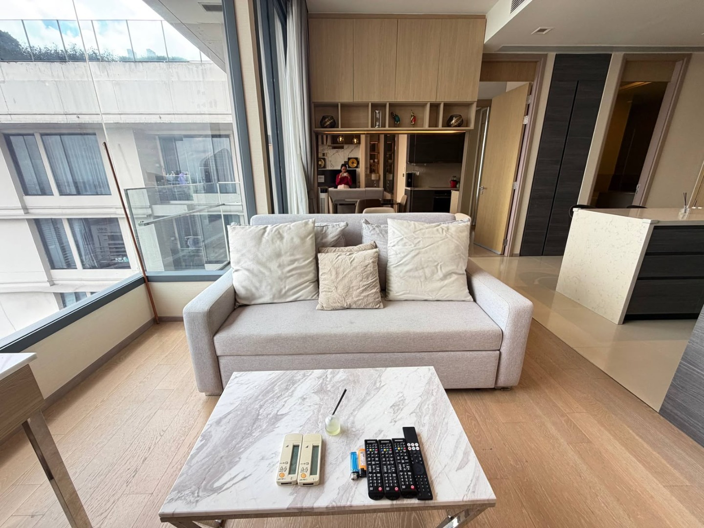 🔥 ชั้นสูง! ห้องใหญ่! | The ESSE Asoke | 2 Bedrooms, 2 Bathrooms | 75 ตร.ม. | ชั้น 42 | วิวเมืองใจกลางอโศก | ใกล้ MRT สุขุมวิท และ BTS อโศก | คอนโดหรูพร้อมส่วนกลางระดับพรีเมียม | 75,000 บาท/เดือน – รูปที่ 3
