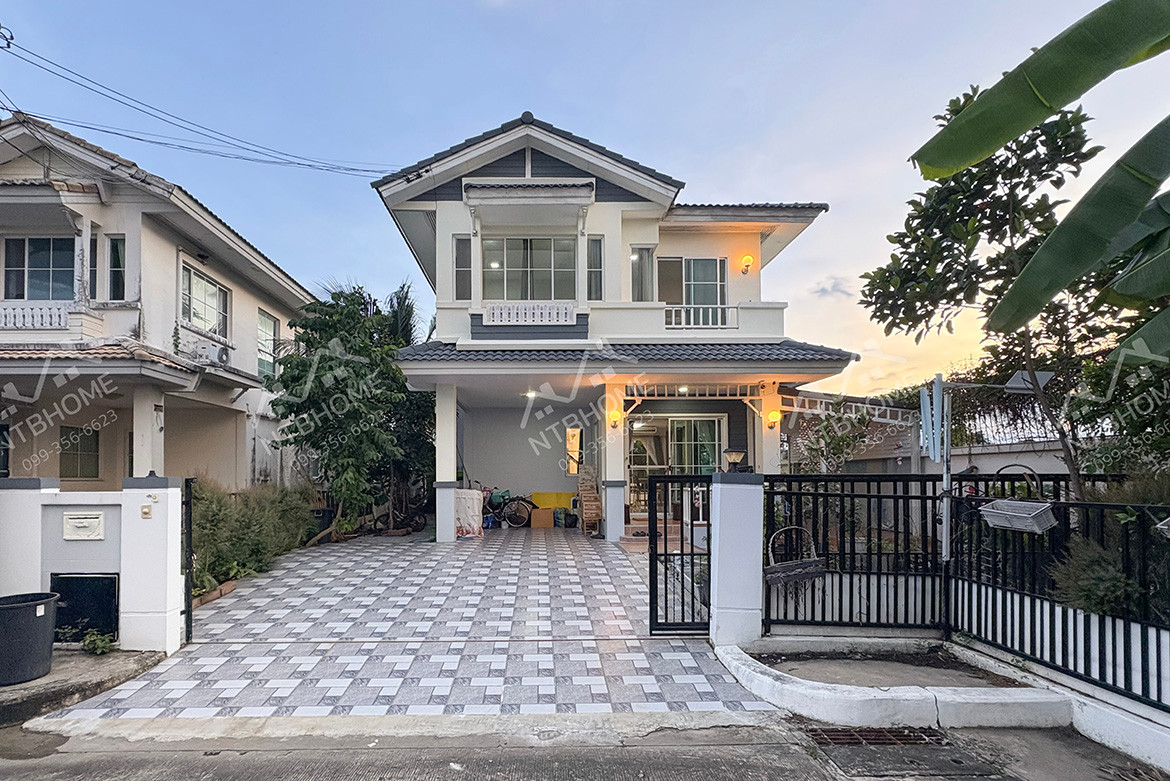 Chollada, Wat Lat Pla Duk, corner plot, good condition, near the Purple Line.