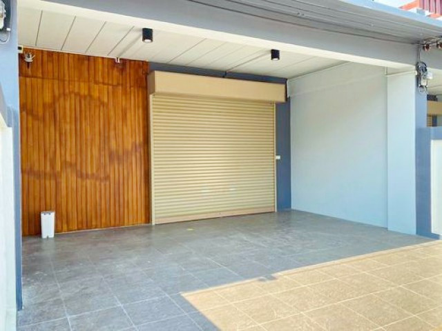 550 m.from Big C Phetkasem this 4-story townhome features 4 bed 4 bath and 250 sq.m. of usable space – รูปที่ 2