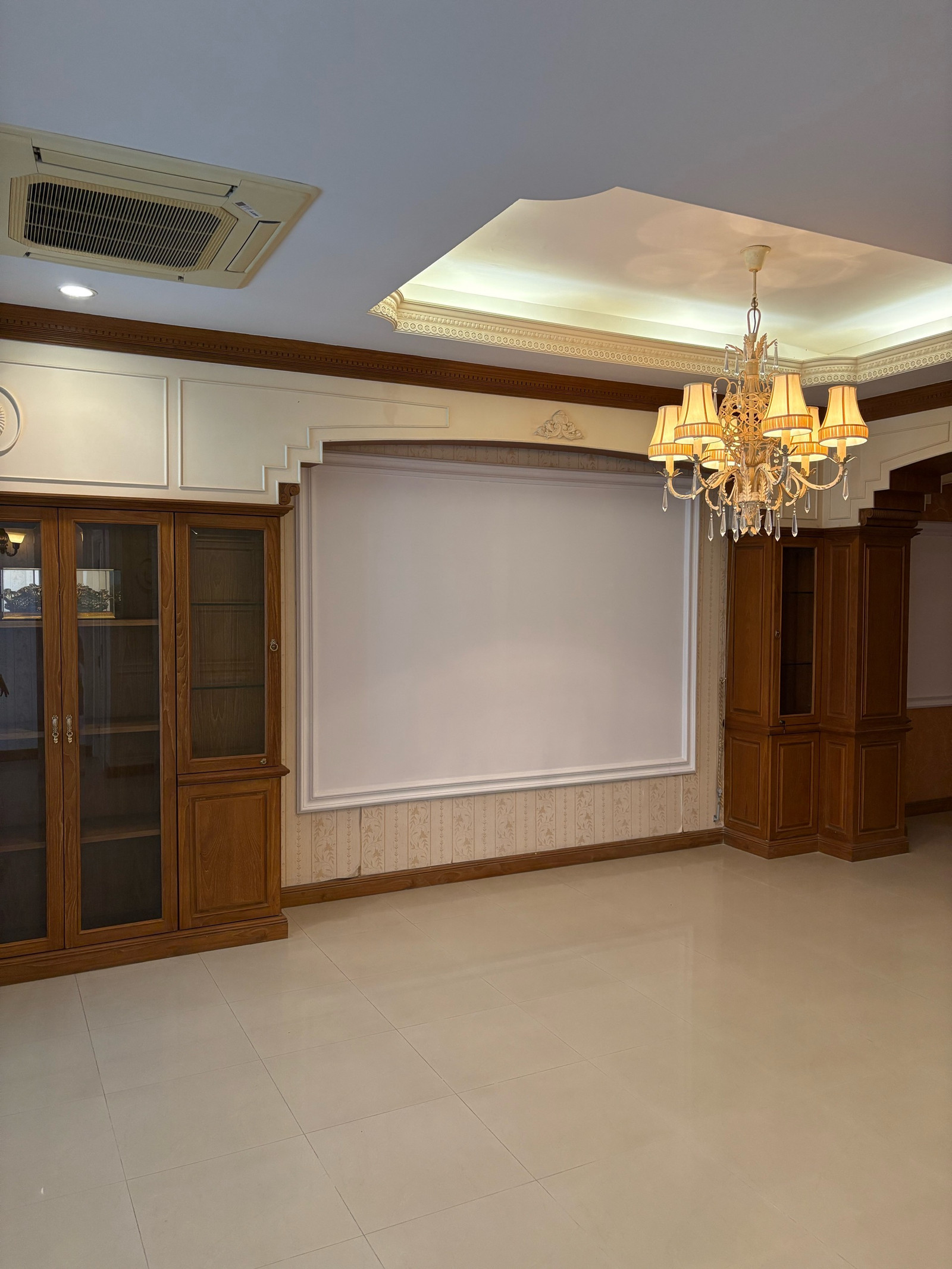 🟢 Townhome for rent, 3 floors, decorated in Neo Classic style, beautiful and luxurious, Urban Sathorn project, Bolero zone, air conditioning installed in every room. – รูปที่ 2
