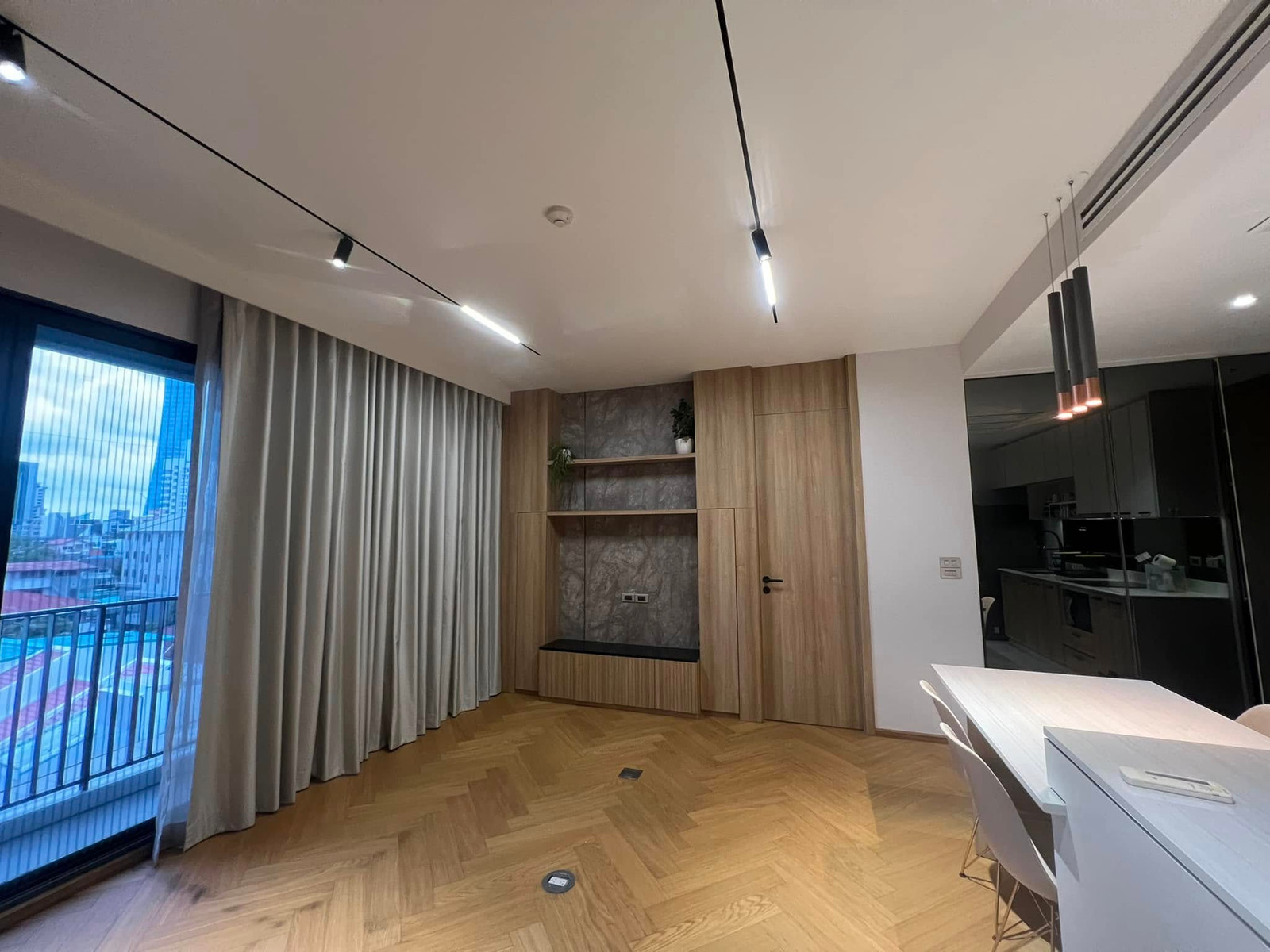 💎 ห้องสวย Rare Item! ขาย Savvi Phahol 2 คอนโด Low Rise ย่านอารีย์ 1 ห้องนอน 2 ห้องน้ำ ขนาดใหญ่ 72 sqm รีโนเวทใหม่สวยพร้อมอยู่ บรรยากาศดี  – รูปที่ 2