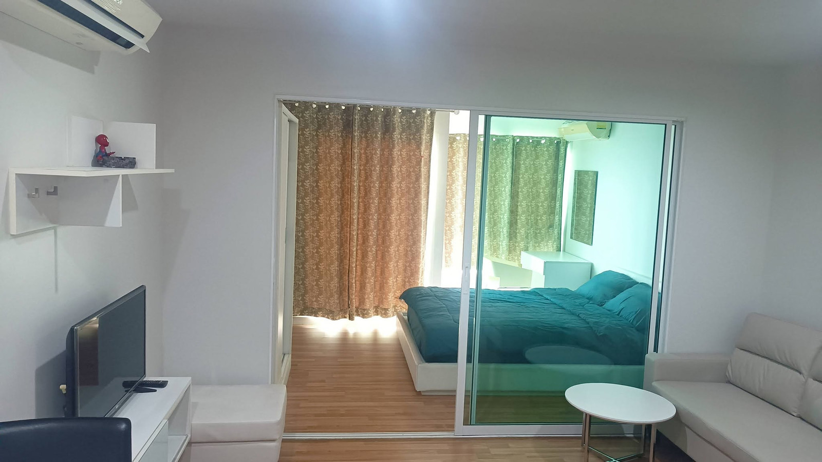 For rent: V Condo Ekkamai-Ramintra. Fully equipped with appliances. Located right next to the Liab Duan Night Market. For rent: V Condo Ekkamai-Ramintra. Fully equipped with appliances. Located right next to the Liab Duan Night Market.