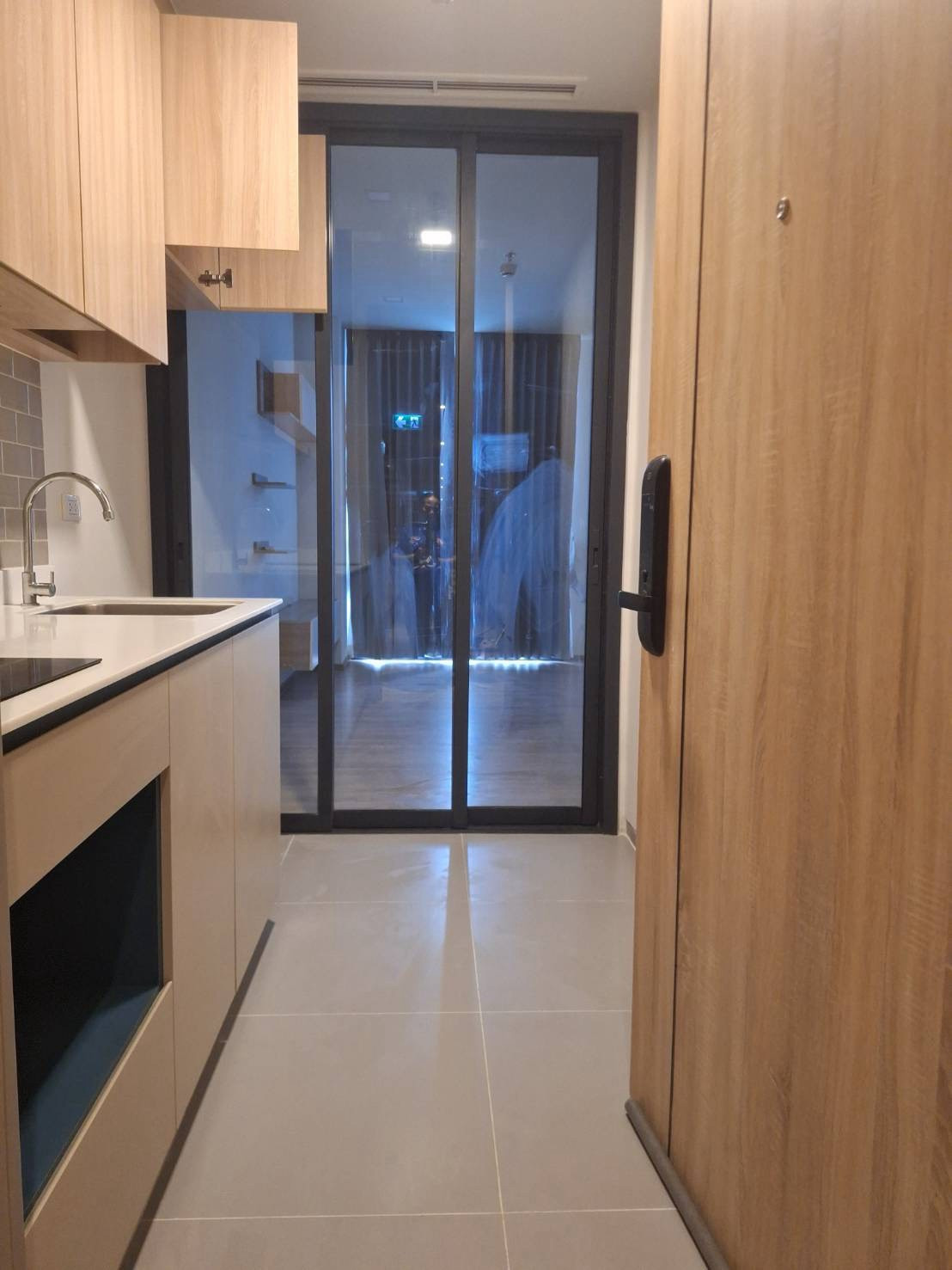XT Phayathai | Spacious 2 Bed, 2 Bath on 24th Floor | Prime Bangkok Location