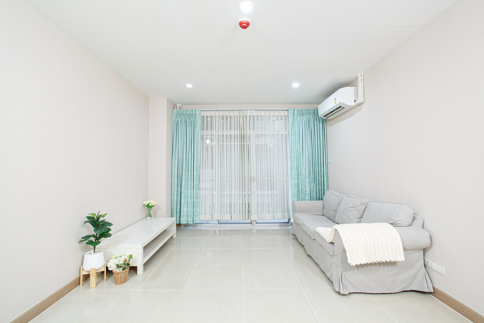 ให้เช่า กลางกรุงรีสอร์ท รัชดา 7 | ห้องมุม 51 ตร.ม. รีโนเวทใหม่ | 1 ห้องนอน + ห้องอเนกประสงค์ | ฟรีแม่บ้าน | 15,000 บ./ด. ให้เช่า กลางกรุงรีสอร์ท รัชดา 7 | ห้องมุม 51 ตร.ม. รีโนเวทใหม่ | 1 ห้องนอน + ห้องอเนกประสงค์ | ฟรีแม่บ้าน | 15,000 บ./ด.