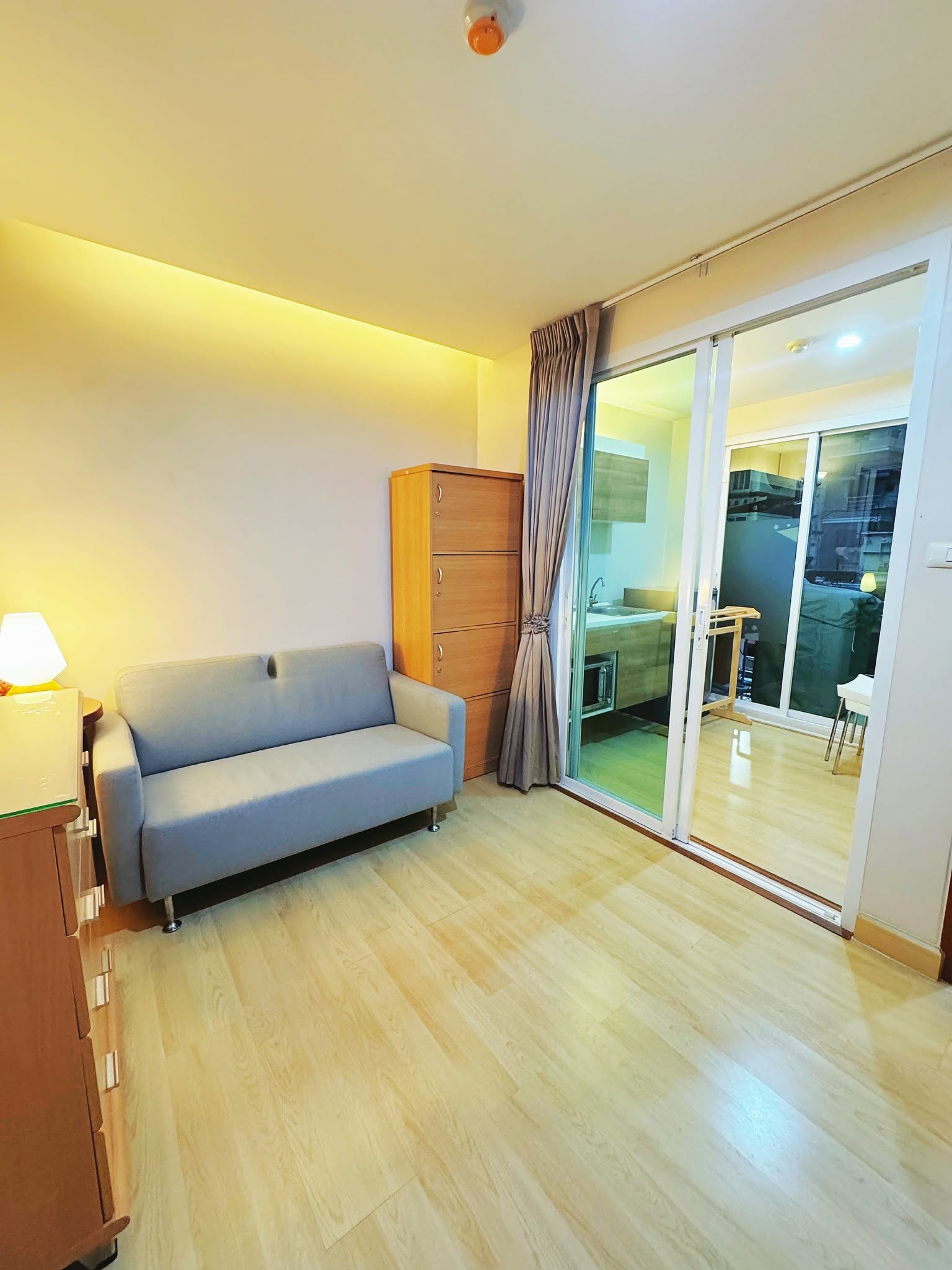 Emerald Residence รัชดา  ห้องใหม่  สะอาด พร้อมอยู่  เฟอร์นิเจอร์ครบ + เครื่องใช้ไฟฟ้าครบชุด  – รูปที่ 2